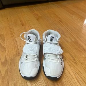 Nike Kyrie 6 Basketball sneaker